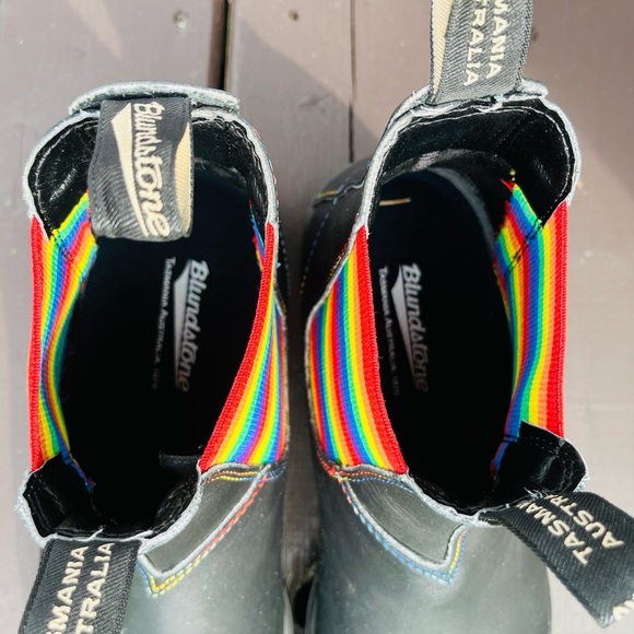 Rainbow Pride Blundstones . Size 12 - Picture 4 of 5